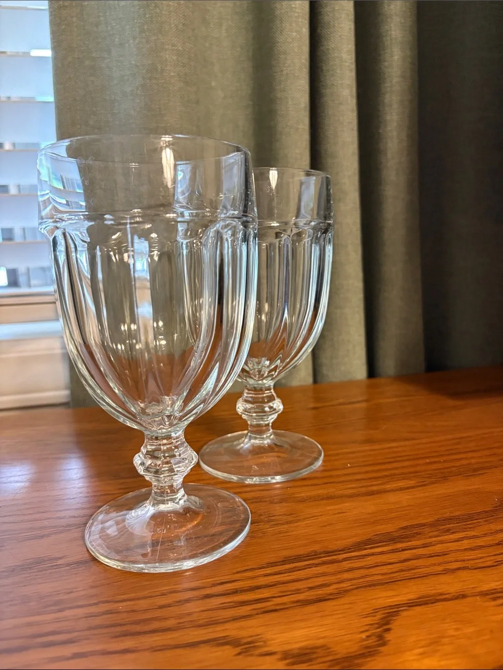 Set of 2 Clear Fluted Goblet Glasses